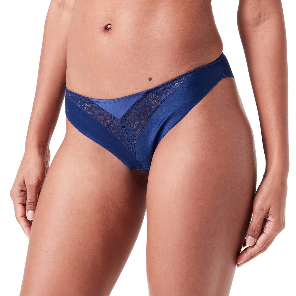Triumph Vivid Spotlight Brazilian Deep Water