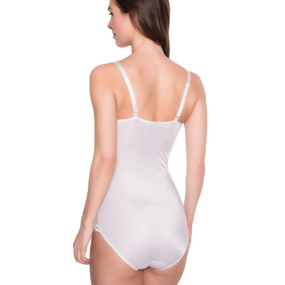 Triumph Modern Finesse BSWP White
