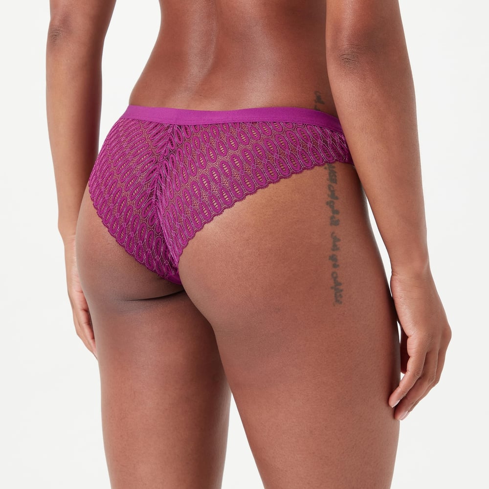 Triumph Aura Spotlight T Brazilian Violet
