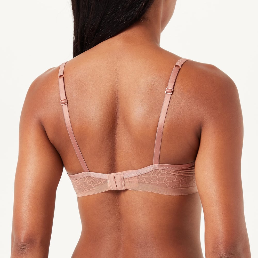 Triumph Signature Sheer WHP EX Toasted Almond