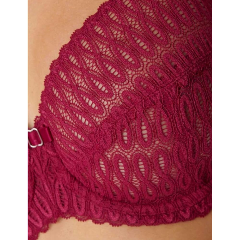 Triumph Aura Spotlight W Cassis Sode