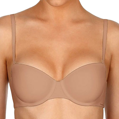 Triumph Body Make-Up WDP Smooth Skin  