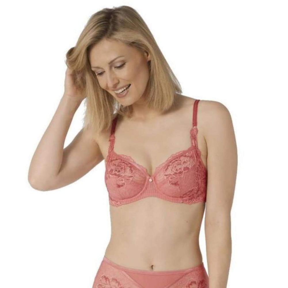 Triumph Peony Florale W Cameo 