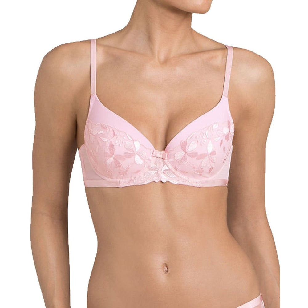 Triumph Sexy Angel Spotlight WHU Babys Cheek