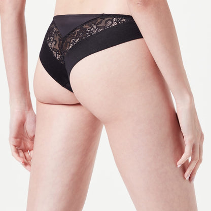 Triumph Vivid Spotlight Brazilian Black 