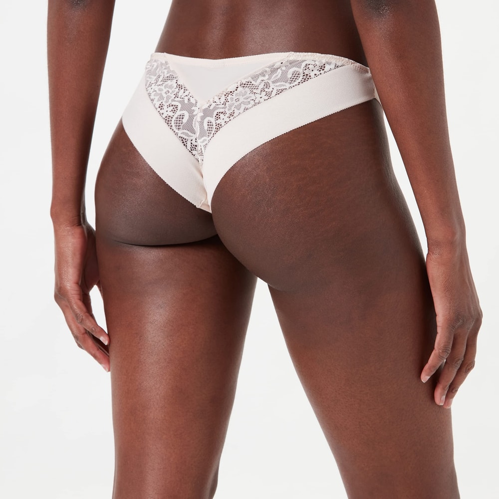 Triumph Vivid Spotlight Brazilian Cameo Beige 