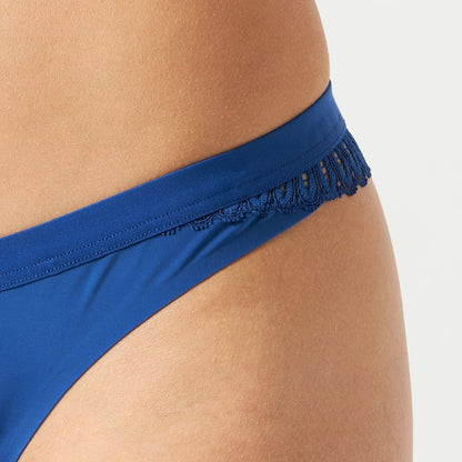 Triumph Aura Spotlight High Leg string Blue Sapphire 