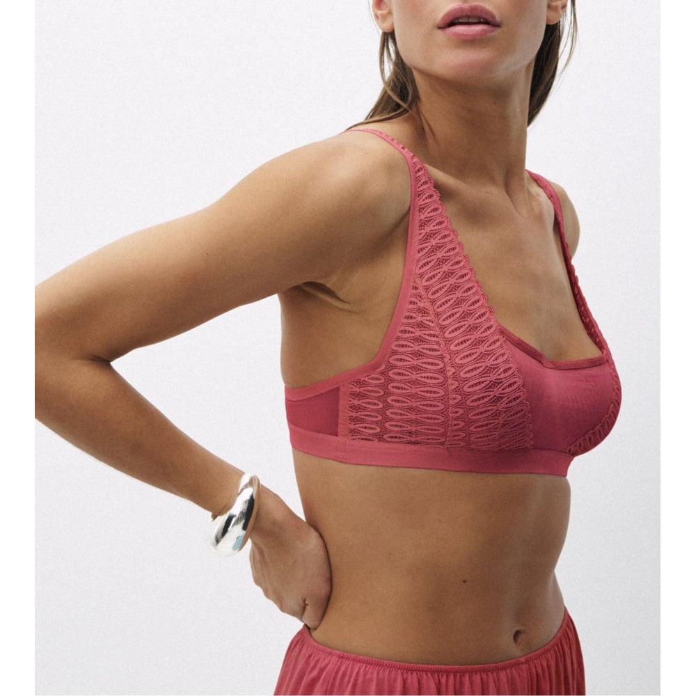 Triumph Aura Spotlight T W02 Strawberry Allure 