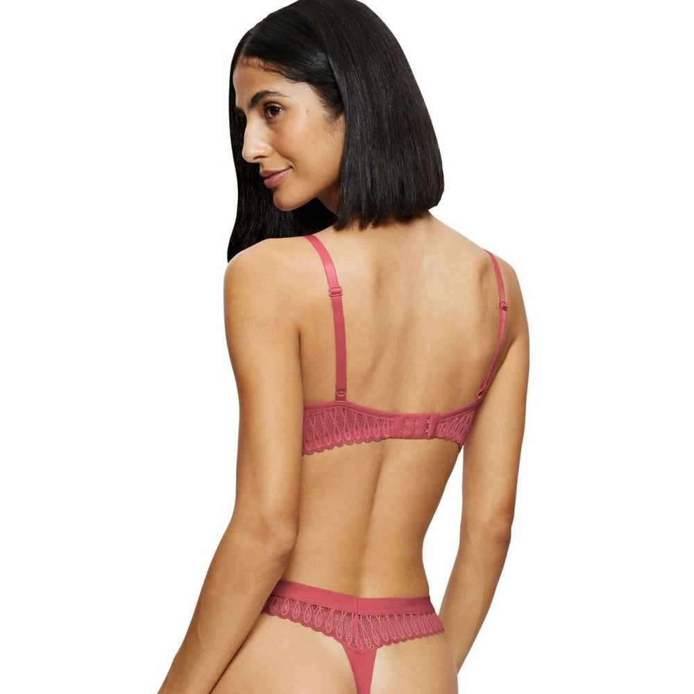 Triumph Aura Spotlight T WHP Strawberry Allure 