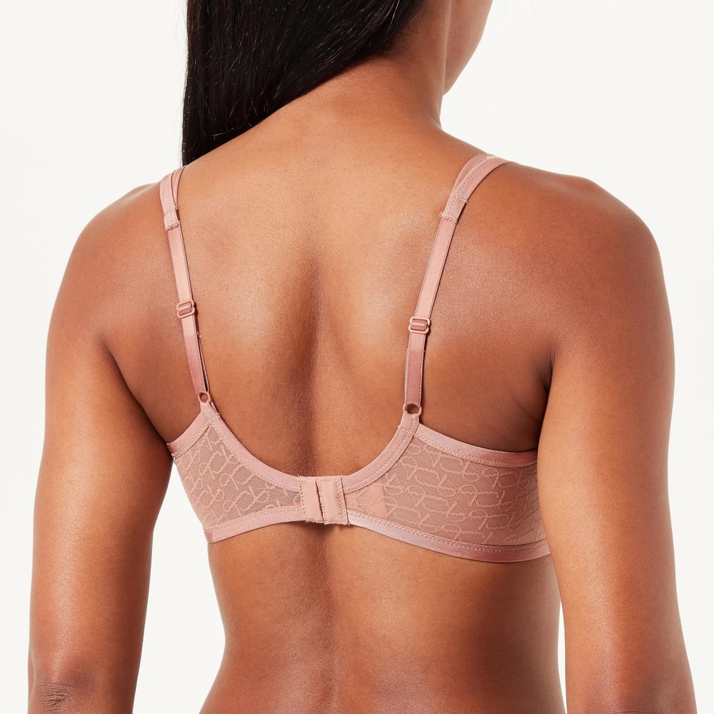 Triumph Signature Sheer W01 Ex Toasted Almond 