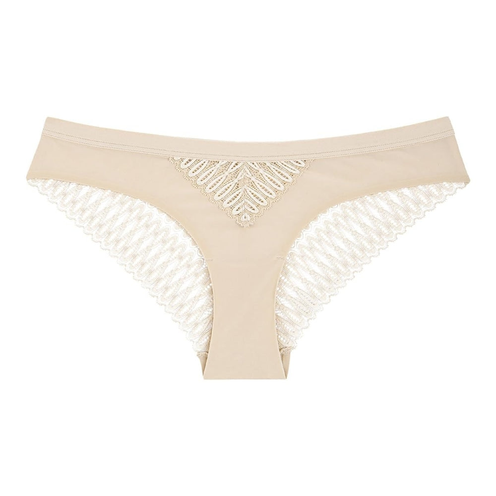 Triumph Aura Spotlight Brazilian Creamy Dream 