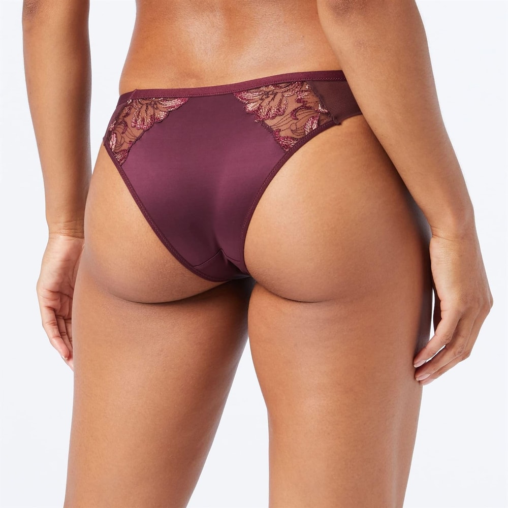 Triumph Freesia Florale Brazilian Deep Burgundy 