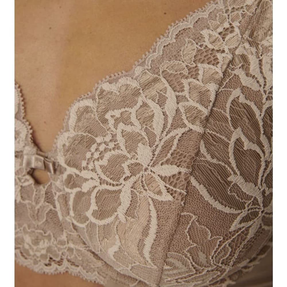 Triumph Amourette Charm Pure W Mocca 
