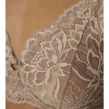 Triumph Amourette Charm Pure W Mocca 