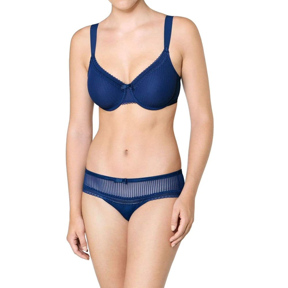 Triumph Beauty-Full Idol W01 Deep Water 