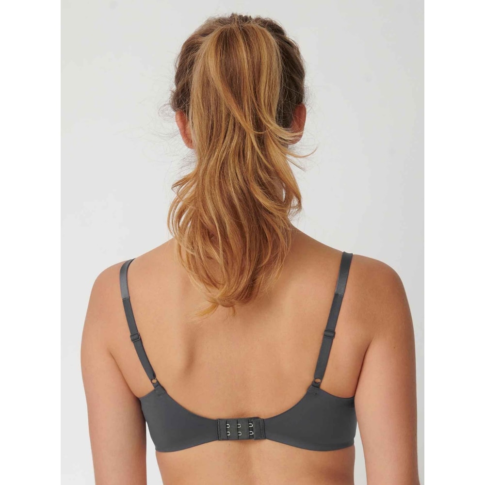 Triumph Body Make-up Soft Touch Wp Ex Anta 