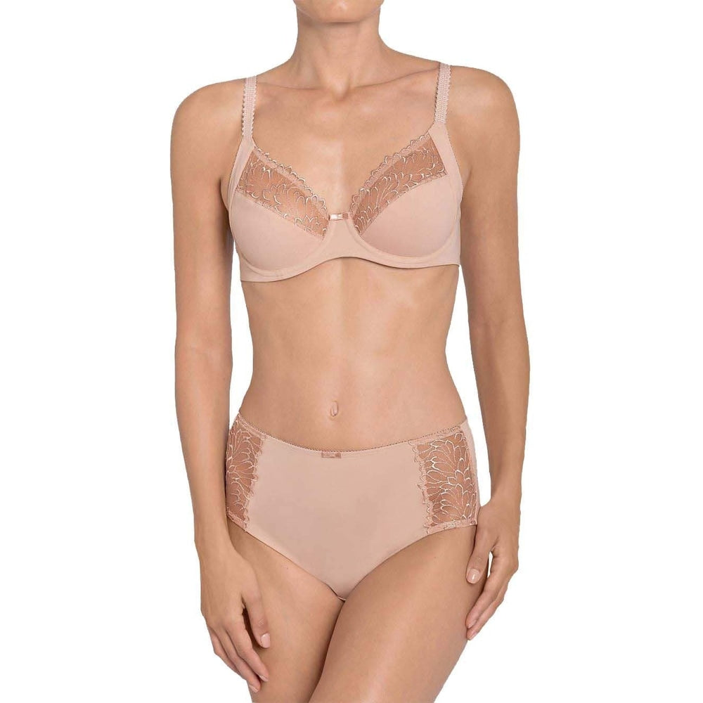 Triumph Modern Beauty W Neutral Beige  